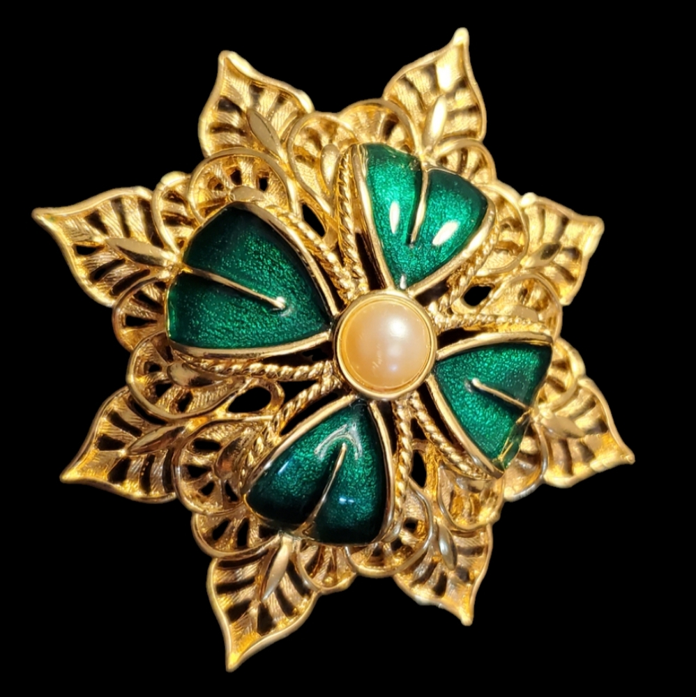 Vtg. Monet St. Patrick clover brooch